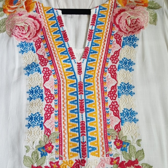 Last Embroidered White Tunic - Picture 3 of 4